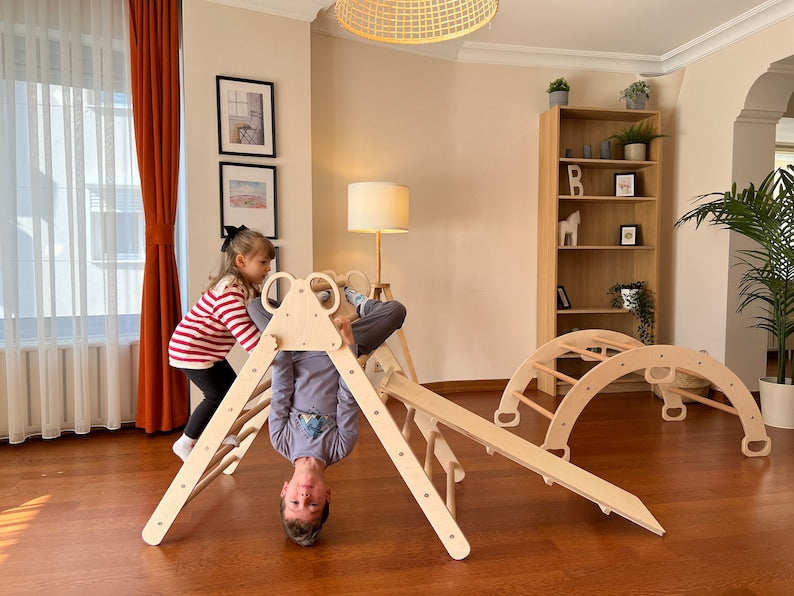 Ensemble de 3 articles pour grimpeur Montessori : triangle d'escalade + rampe + arche + oreiller