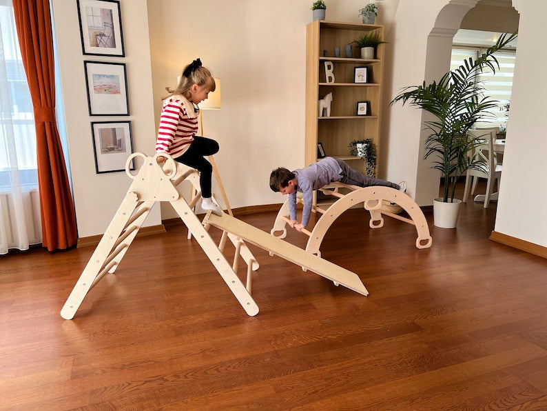 Ensemble de 3 articles pour grimpeur Montessori : triangle d'escalade + rampe + arche + oreiller