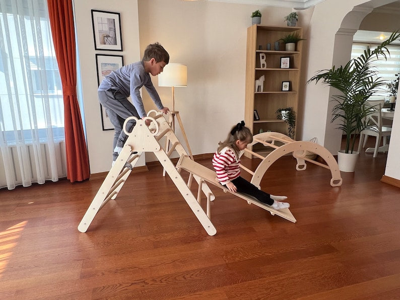 Ensemble de 3 articles pour grimpeur Montessori : triangle d'escalade + rampe + arche + oreiller